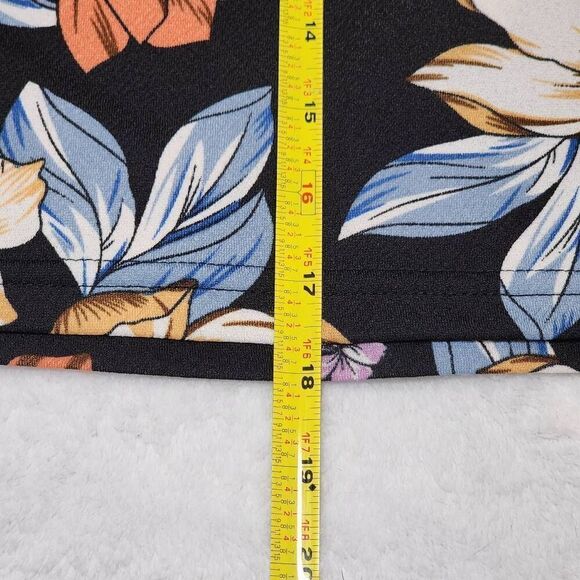 Shein size 0XL Flowered Skirt - Picture 6 of 7